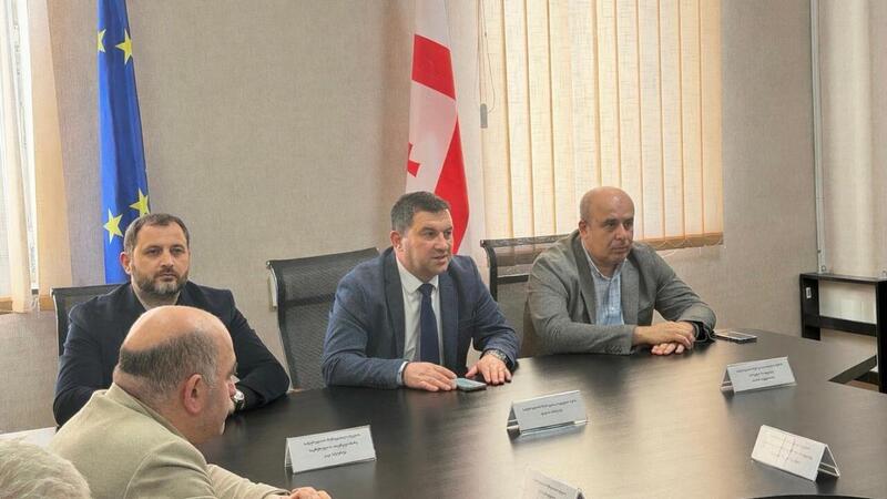 სამტრედიის მუნიციპალიტეტის მერიაში სამუშაო შეხვედრა გაიმართა
