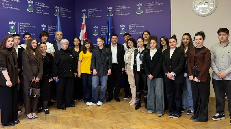 სამტრედიის მუნიციპალიტეტის მერიაში, მერის ახალგაზრდულ მრჩეველთა საბჭოსთან მორიგი სამუშაო შეხვედრა გაიმართა