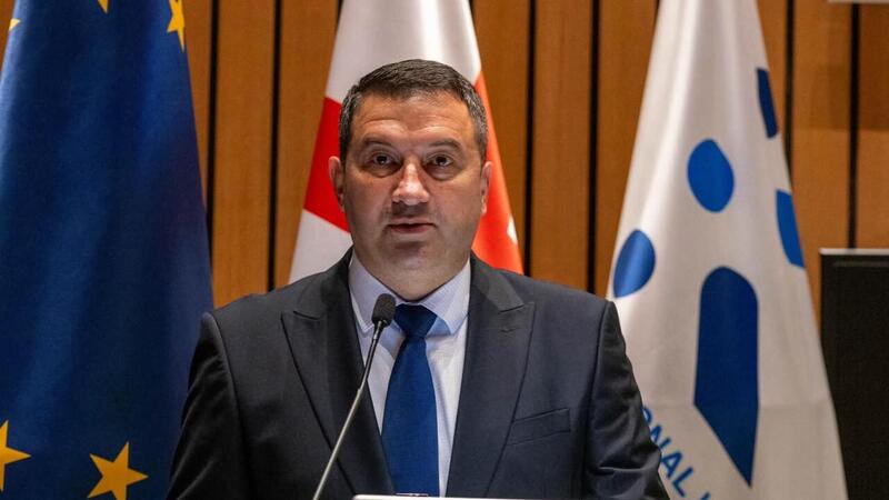 დავით ბახტაძე და მერის ახალგაზრდა მრჩევლები „გაეროს მოდელირების“ გახსნას დაესწრნენ