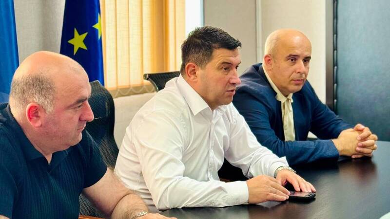 მიმდინარე პროექტები და მოსახლეობის საჭიროებები — სამტრედიის მერიაში სამუშაო შეხვედრა გაიმართა