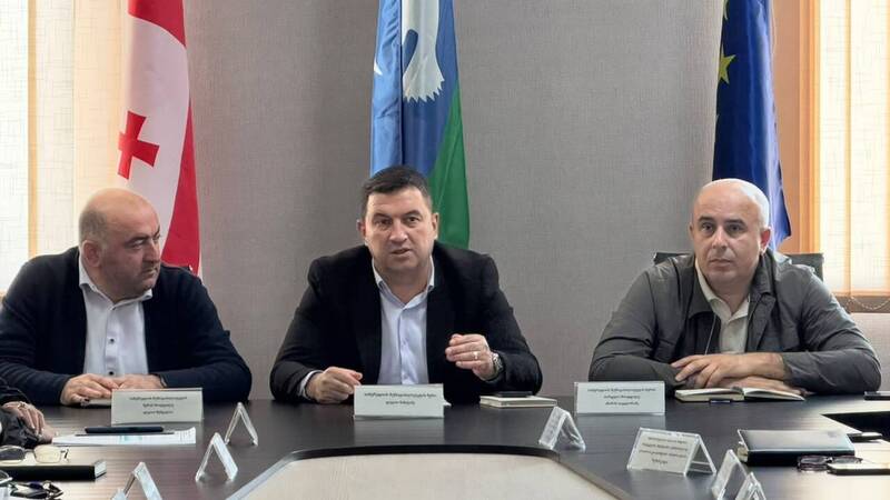 სამტრედიის მერიაში გამართულ სამუშაო თათბირზე ინფრასტრუქტურული პროექტები და მოსახლეობის საჭიროებები განიხილეს