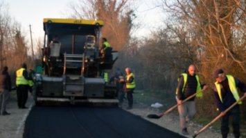 სამტრედიაში ადგილობრივი მნიშვნელობის გზები რეაბილიტაცია მიმდინარეობს