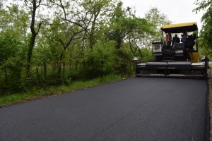 სამტრედიაში ადგილობრივი მნიშვნელობის გზების რეაბილიტაცია მიმდინარეობს