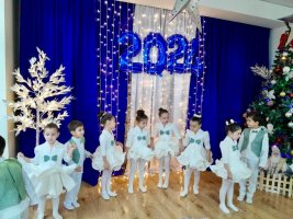 სამტრედიაში საბავშვო ბაღებში აღსაზრდელებს საახალწლო საჩუქრები დაურიგდათ