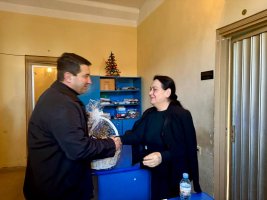 სამტრედიის მერმა შობა–ახალი წელი სტრატეგიული დანიშნულების ობიექტებში, 24 საათიან რეჟიმში მომუშავე პერსონალს მიულოცა