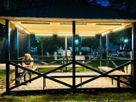 რეაბილიტირებული ,,მომავლის პარკი''  ღამით