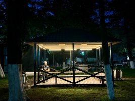 რეაბილიტირებული ,,მომავლის პარკი''  ღამით