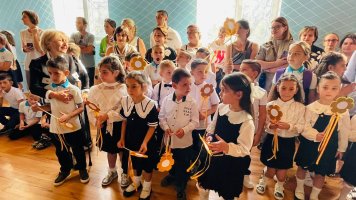 სამტრედიის მერმა ბავშვებსა და პედაგოგებს ახალი სასწავლო წლის დაწყება  მიულოცა