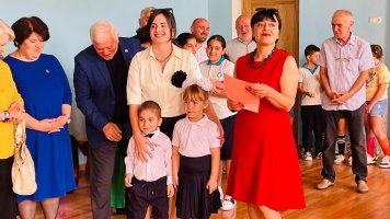 სამტრედიის მერმა ბავშვებსა და პედაგოგებს ახალი სასწავლო წლის დაწყება  მიულოცა