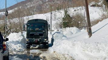 სამტრედიაში ძლიერმა თოვლმა და სტიქიურმა მოვლენებმა გამოიწვია პრობლემები მაღალმთიან სოფლებში – მუშაობა უწყვეტ რეჟიმში გრძელდება