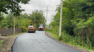 დიდ ჯიხაიშში, 29-ე ქუჩაზე ასფალტ-ბეტონის გზა იგება