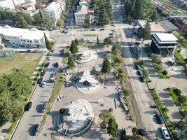 სამტრედიაში ცენტრალური სკვერის მასშტაბური რეაბილიტაცია მიმდინარეობს