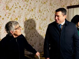 სამტრედიის მუნიციპალიტეტის მერმა 100 წლის იუბილე მიულოცა ნორა შენგელია-გაბადაძეს