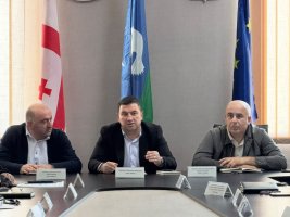 სამტრედიის მერიაში გამართულ სამუშაო თათბირზე ინფრასტრუქტურული პროექტები და მოსახლეობის საჭიროებები განიხილეს